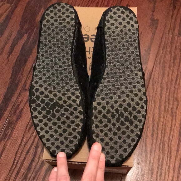 TOMS Classic Black Sequins - Picture 2 of 3
